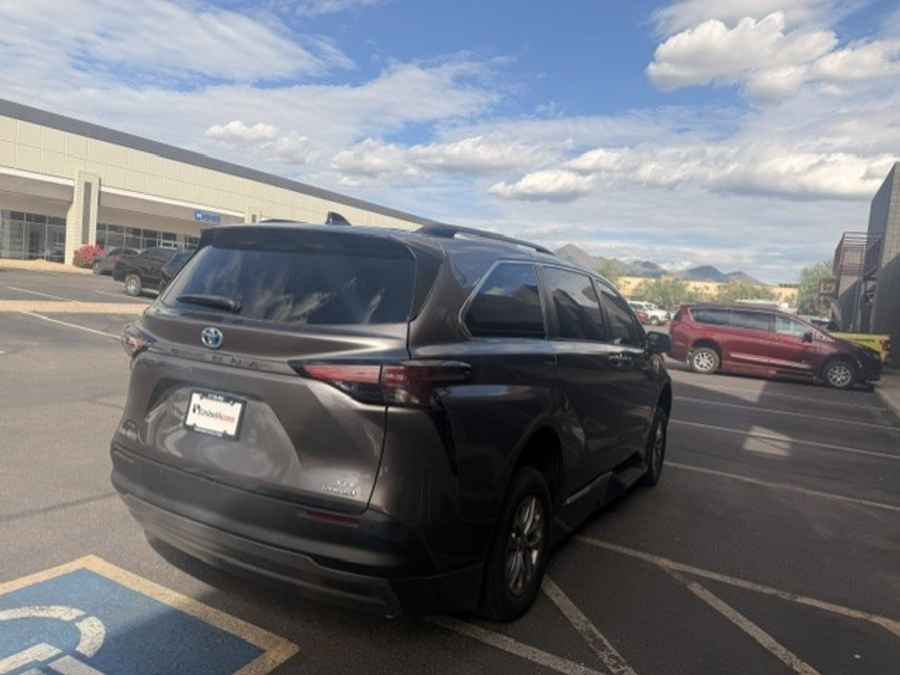 Used 2021 Toyota Sienna Hybrid XLE - BraunAbility Side Entry Fold Out Automatic Ramp
