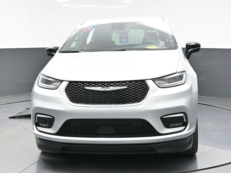 New 2026 Chrysler Pacifica Select Safety - BraunAbility Side Entry In Floor Automatic Ramp