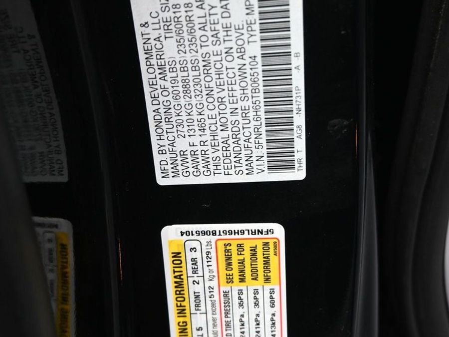 Black Honda Odyssey image number 23