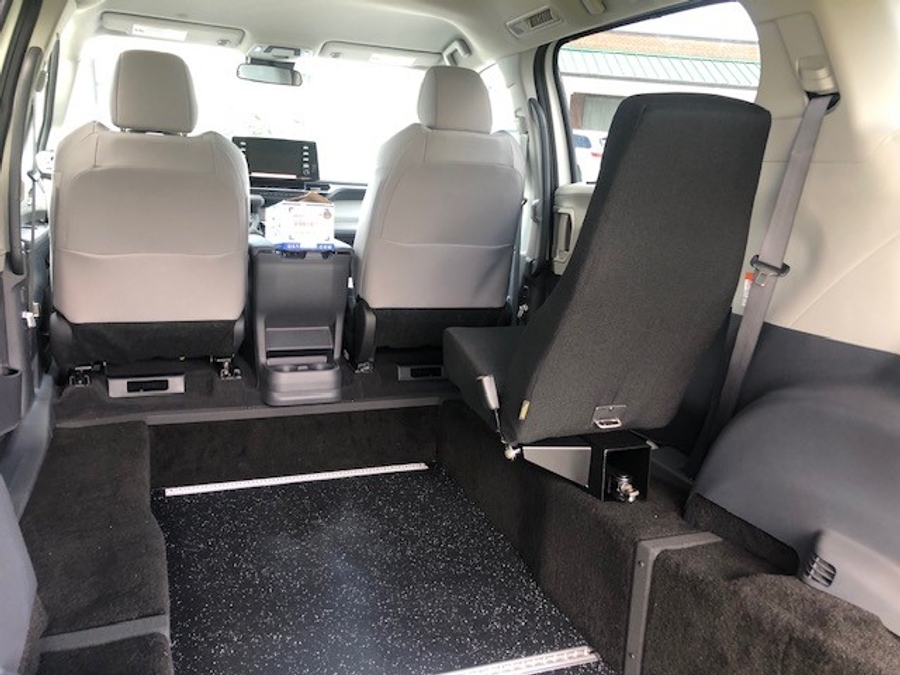 Used 2024 Toyota Sienna Hybrid LE - Vantage Mobility Commercial Rear Entry Entry Fold Out Manual Ramp