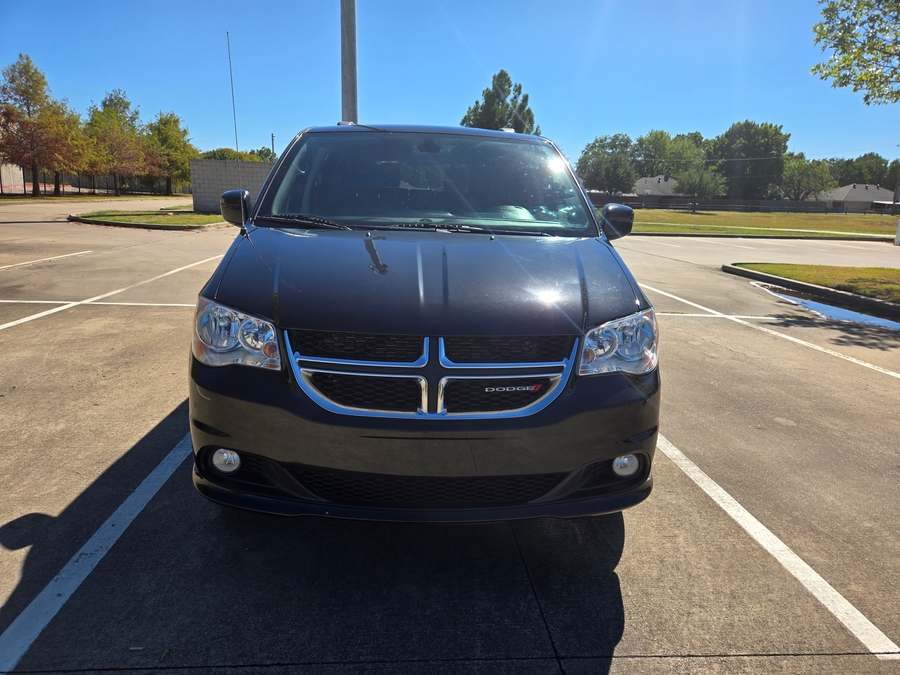 Used 2020 Dodge Grand Caravan SXT - BraunAbility Side Entry Fold Out Automatic Ramp
