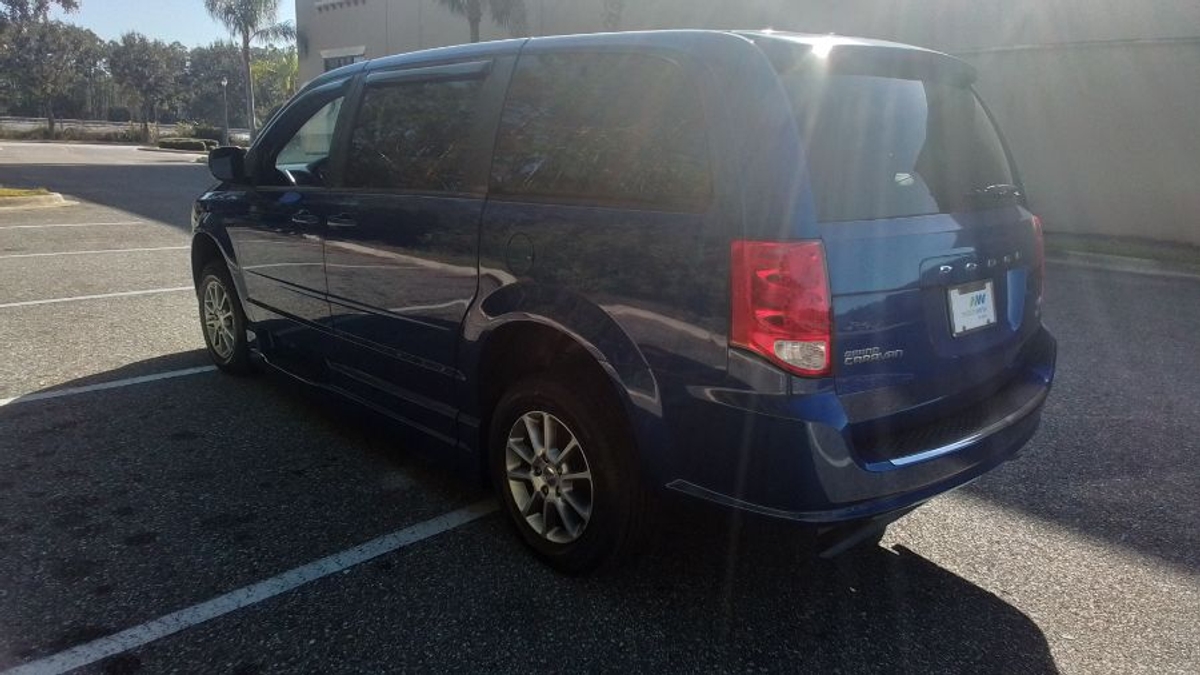 2013 DODGE GRAND CARAVAN - Image 9