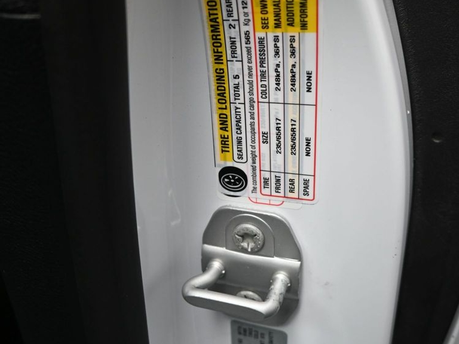 New 2026 Chrysler Pacifica Select Plus - BraunAbility Side Entry In Floor Automatic Ramp