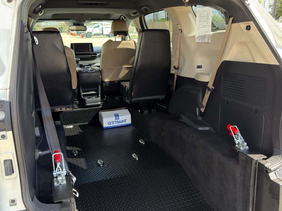 Used 2021 Toyota Sienna Hybrid Limited - Rear Entry Fold Out Manual Ramp
