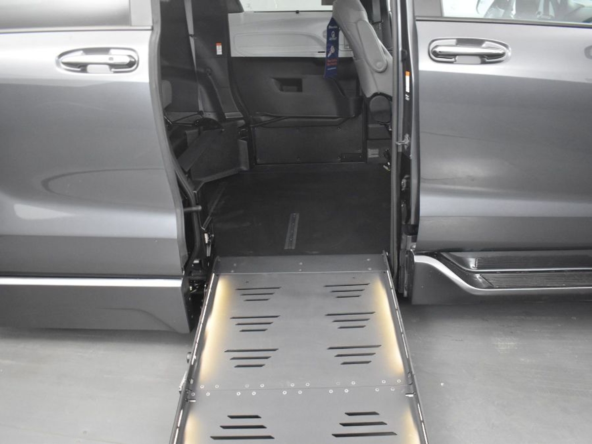 2025 TOYOTA SIENNA - Image 12