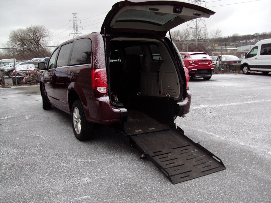 Used 2019 Dodge Grand Caravan SXT -   Entry  Ramp