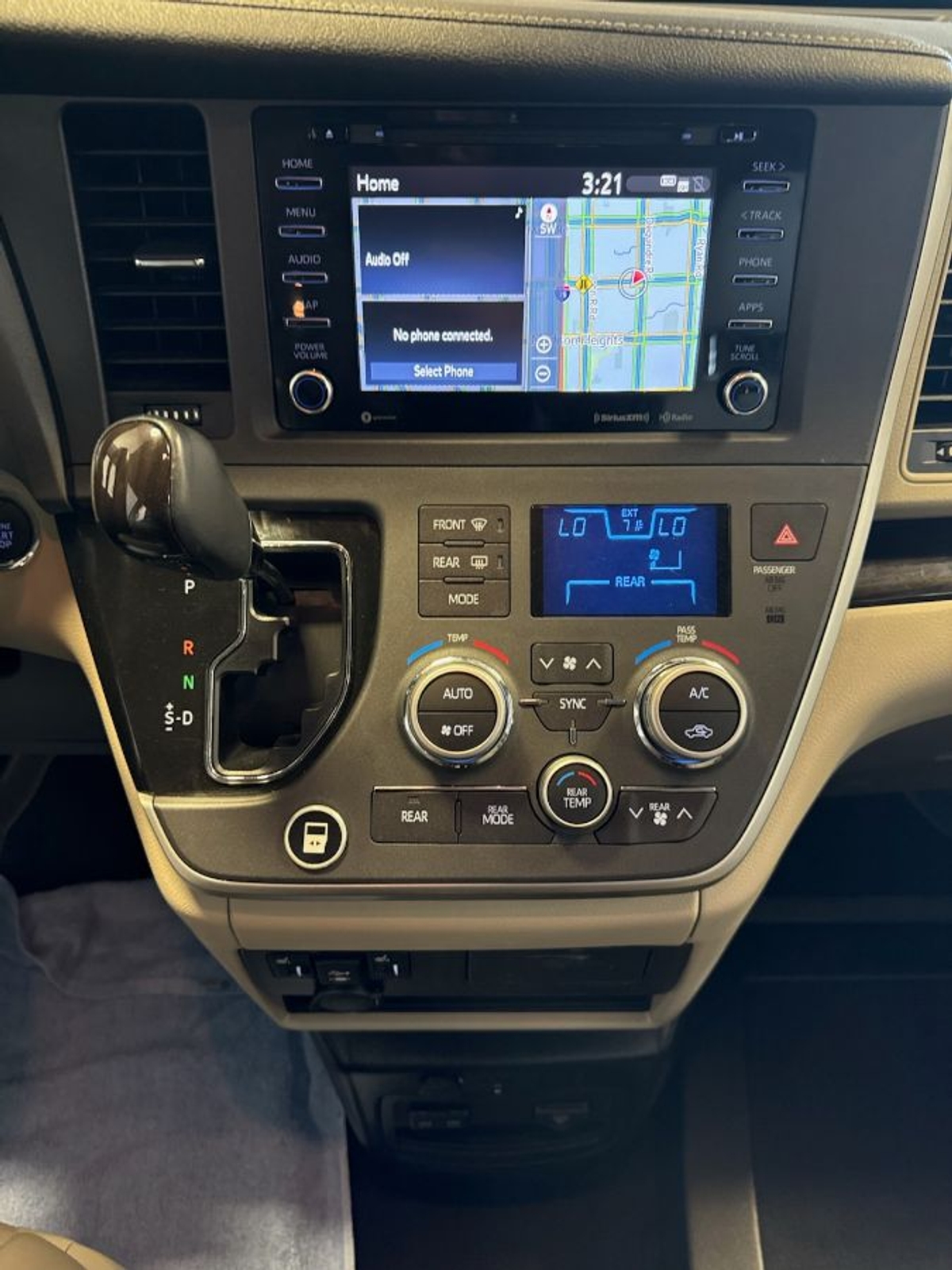 2020 TOYOTA SIENNA - Image 19