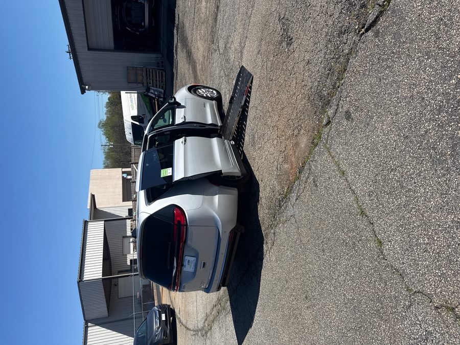 Silver Chrysler Pacifica image number 12