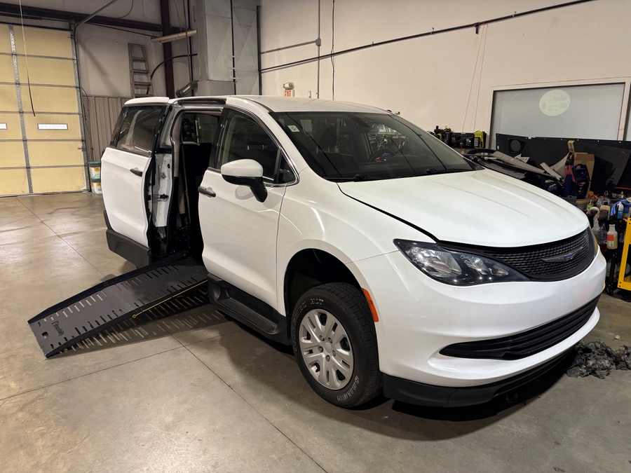 Used 2020 Chrysler Voyager L - BraunAbility Commercial Side Entry Entry Fold Out Manual Ramp