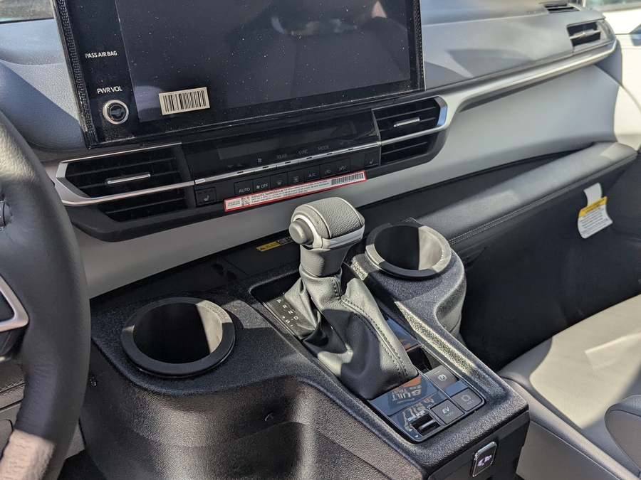 Black Toyota Sienna image number 5