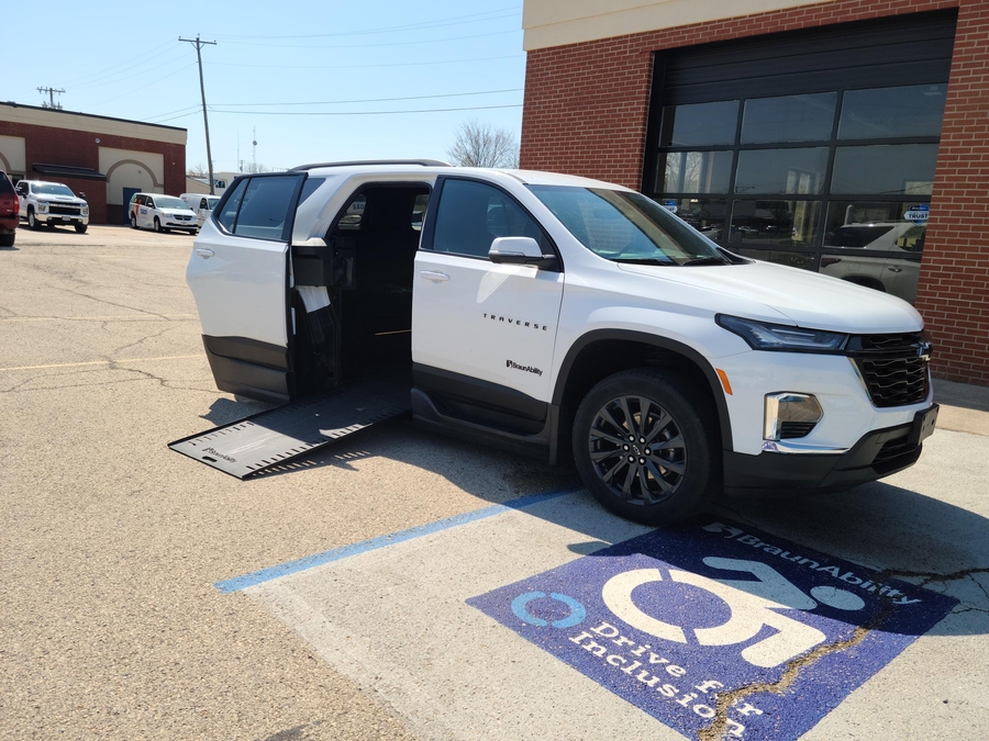 Used 2022 Chevrolet Traverse RS - BraunAbility Side Entry Entry In Floor Automatic Ramp