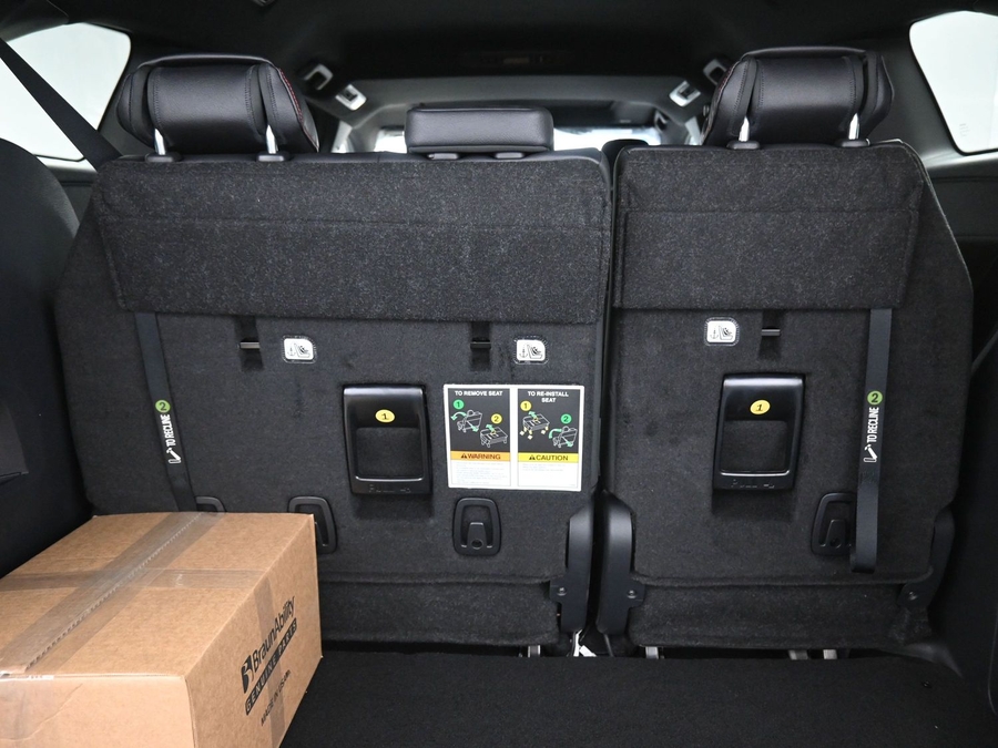 New 2025 Toyota Sienna Hybrid XSE Sport - BraunAbility Side Entry Entry Fold Out Automatic Ramp