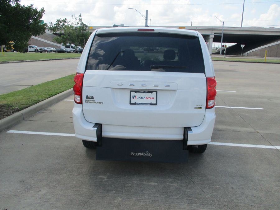 Used 2016 Dodge Grand Caravan SXT - BraunAbility Rear Entry Entry Fold Out Manual Ramp