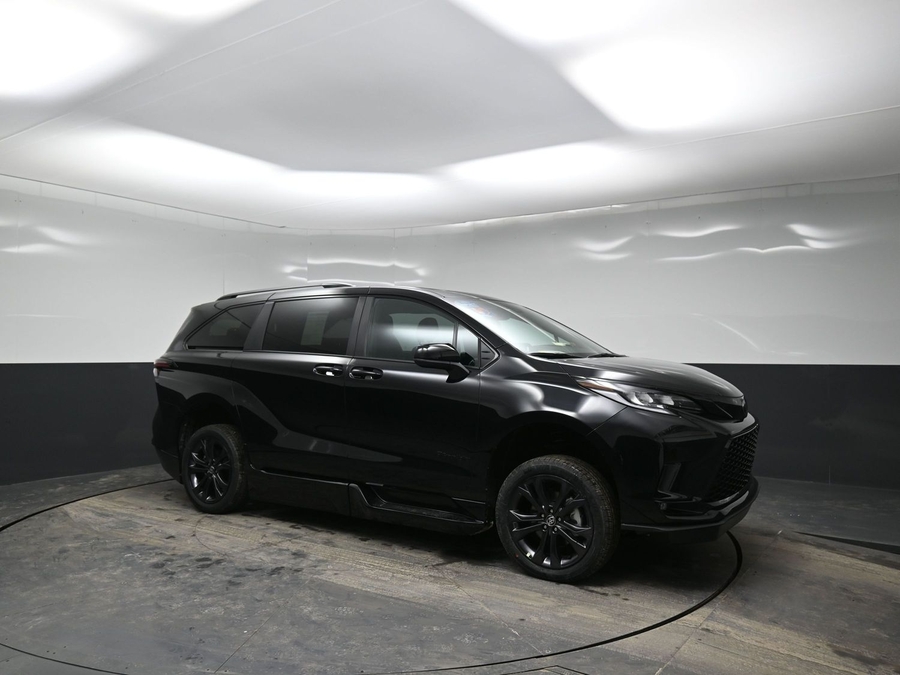 New 2026 Toyota Sienna Hybrid XSE Sport - BraunAbility Side Entry Entry Fold Out Automatic Ramp