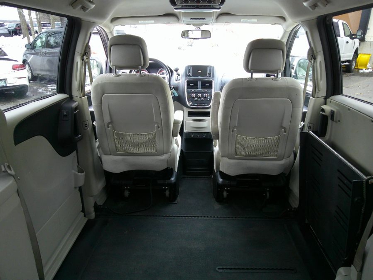 2016 DODGE GRAND CARAVAN - Image 12