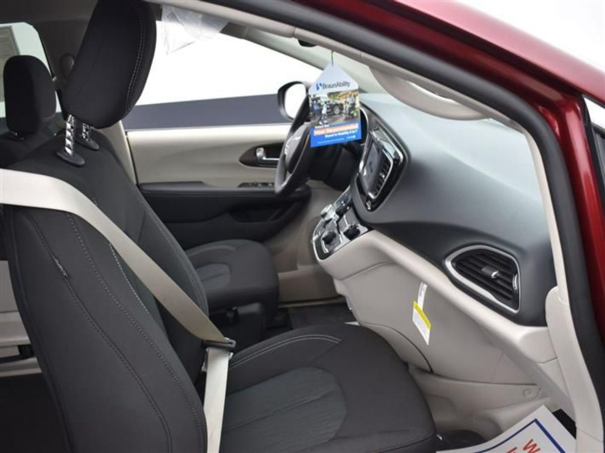 2023 CHRYSLER VOYAGER - Image 9