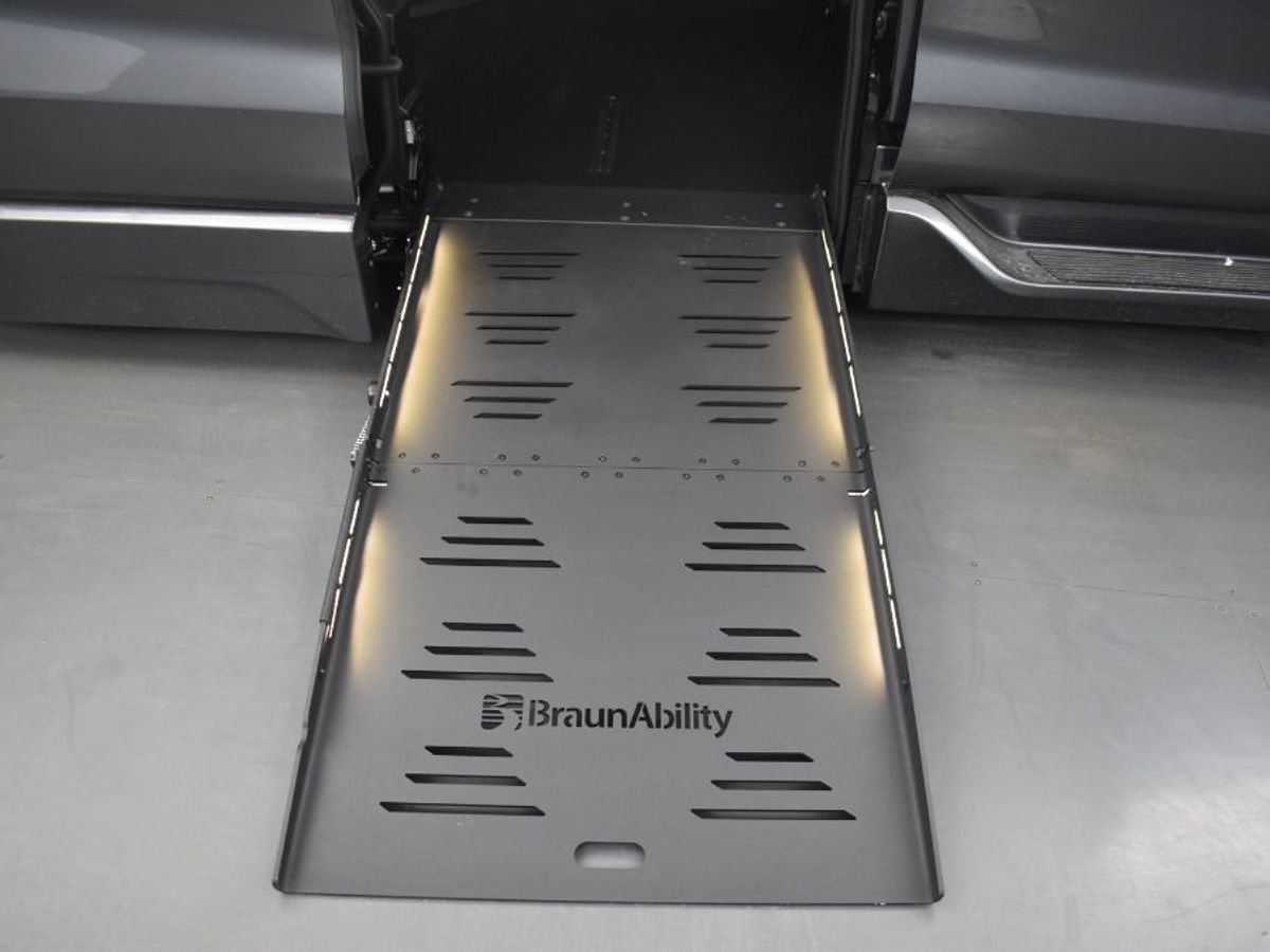 2025 TOYOTA SIENNA - Image 11