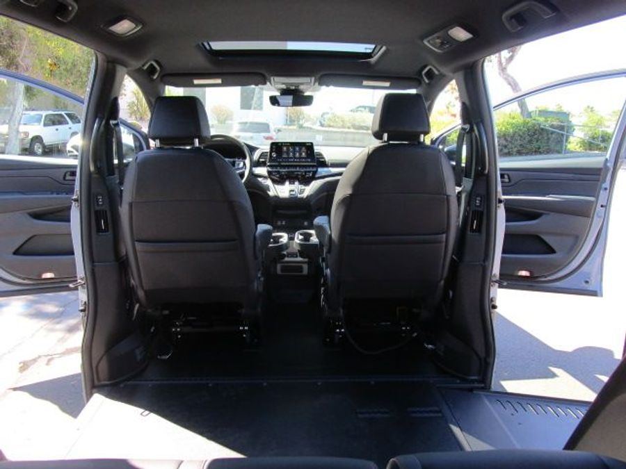 New 2025 Honda Odyssey Sport - BraunAbility Side Entry Entry In Floor Automatic Ramp
