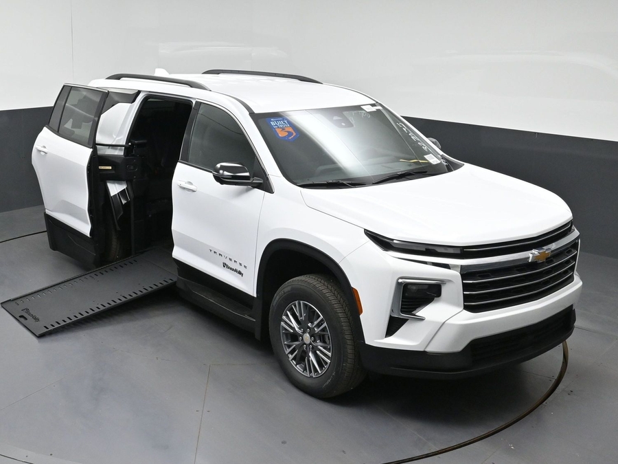 New 2026 Chevrolet Traverse 1LT - BraunAbility Side Entry In Floor Automatic Ramp