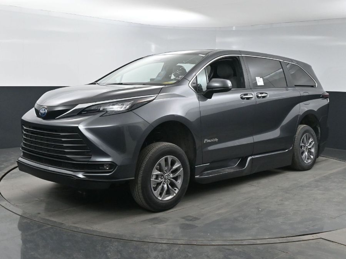 2025 TOYOTA SIENNA - Image 11