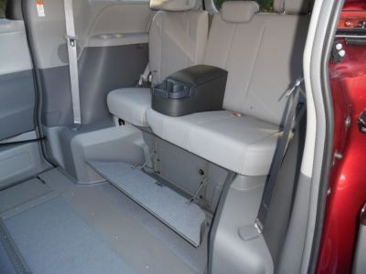 2019 TOYOTA SIENNA - Image 5