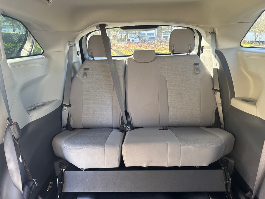 Used 2024 Toyota Sienna Hybrid LE Base - BraunAbility Side Entry Entry Fold Out Automatic Ramp