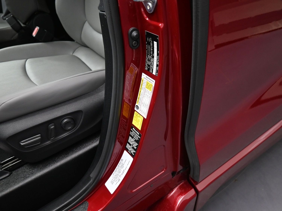 New 2026 Toyota Sienna Hybrid XLE Base - BraunAbility Side Entry In Floor Automatic Ramp