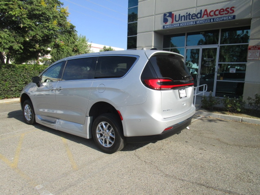 Used 2024 Chrysler Pacifica Touring L - VMI Side Entry In Floor Automatic Ramp