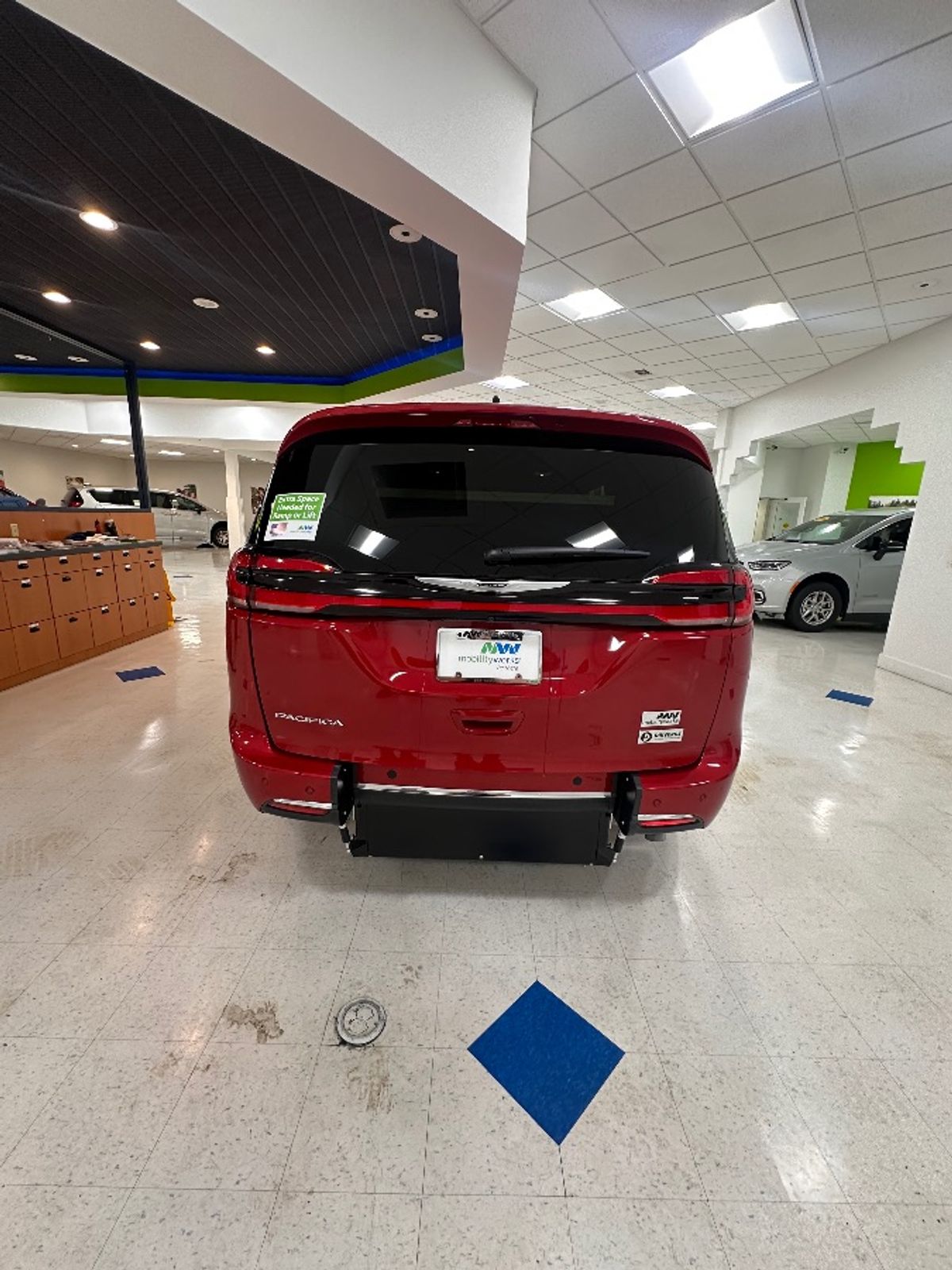 2024 CHRYSLER PACIFICA - Image 14