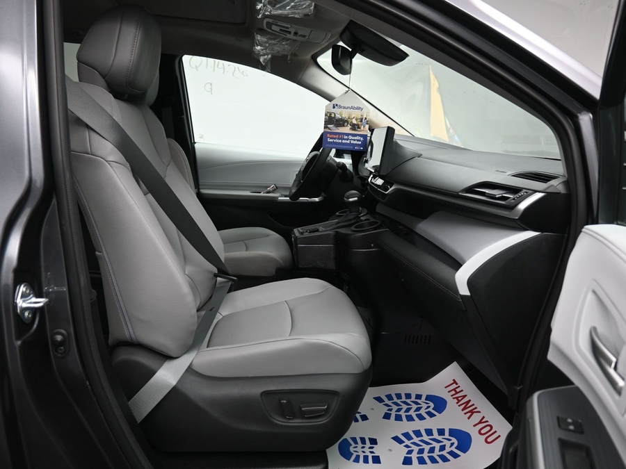 New 2025 Toyota Sienna Hybrid XLE Plus - BraunAbility Side Entry Entry Fold Out Automatic Ramp