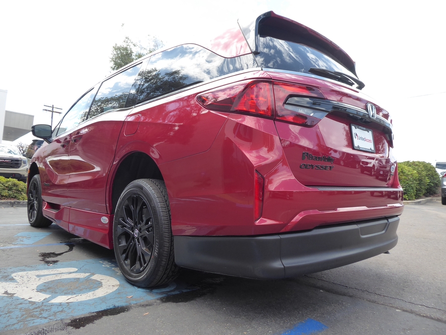 New 2026 Honda Odyssey Sport - BraunAbility Side Entry In Floor Automatic Ramp
