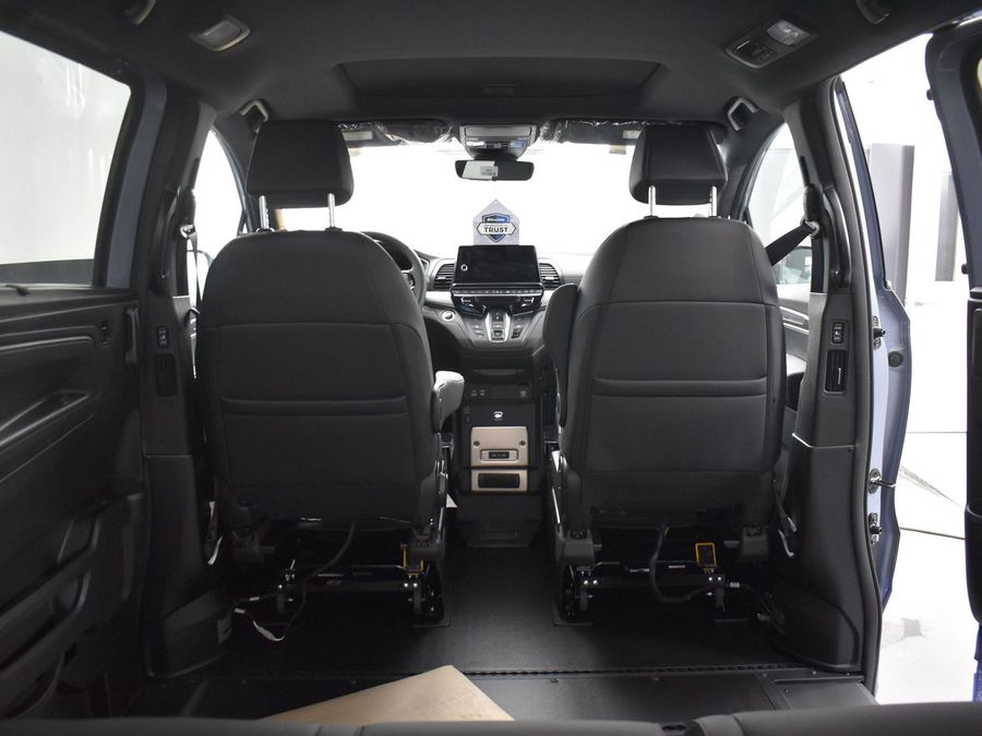 New 2025 Honda Odyssey Sport - BraunAbility Side Entry Entry In Floor Automatic Ramp