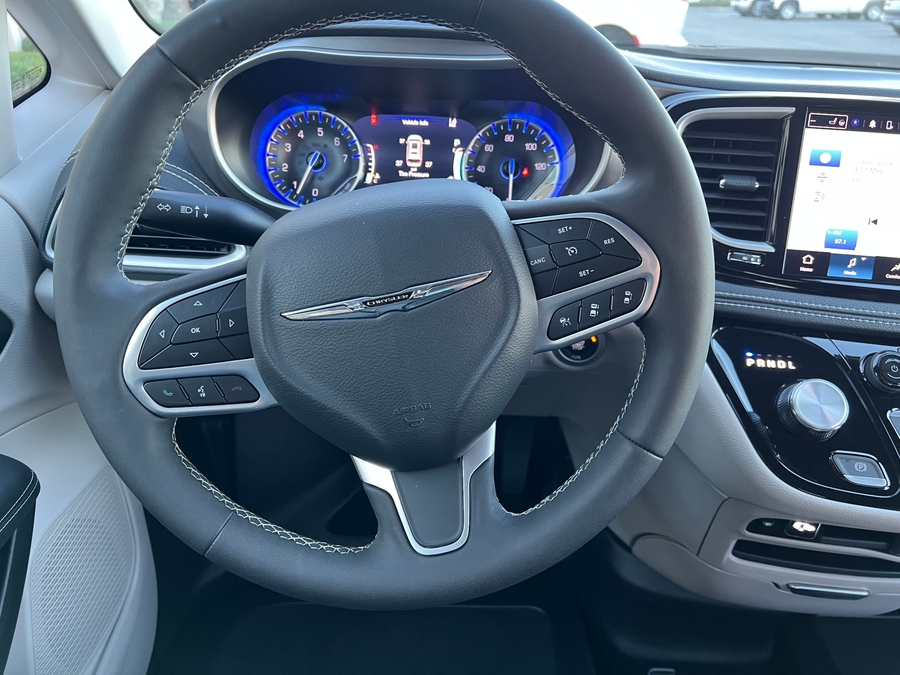 Used 2023 Chrysler Pacifica Touring L Safety - BraunAbility Side Entry Entry In Floor Automatic Ramp