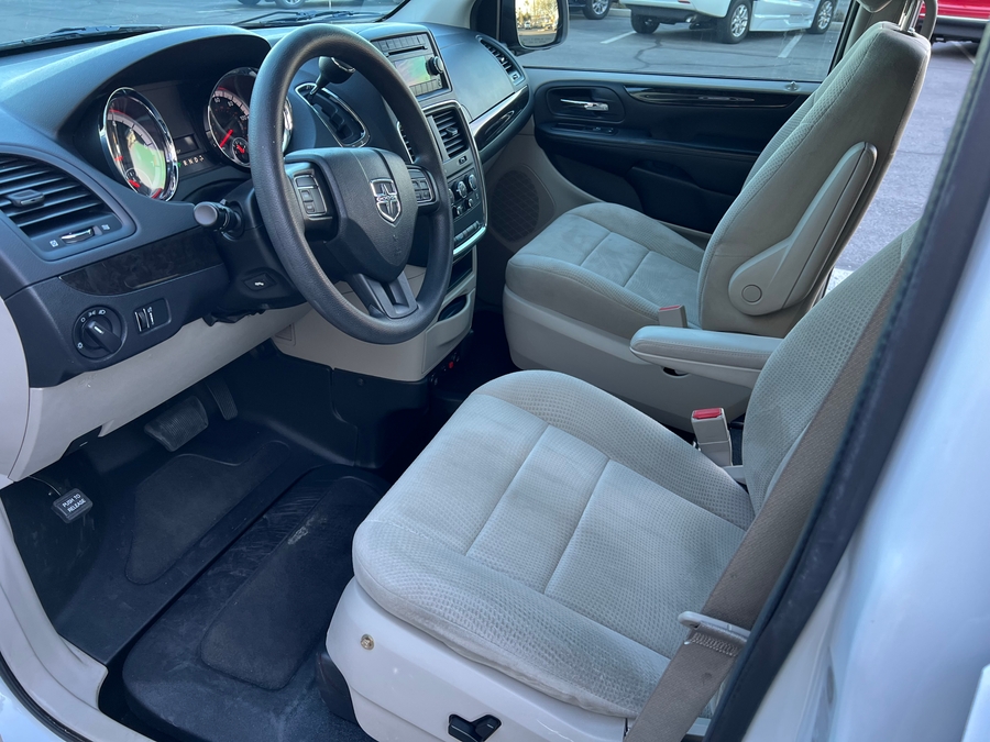 Used 2014 Dodge Grand Caravan SXT - BraunAbility Side Entry Entry Fold Out Automatic Ramp