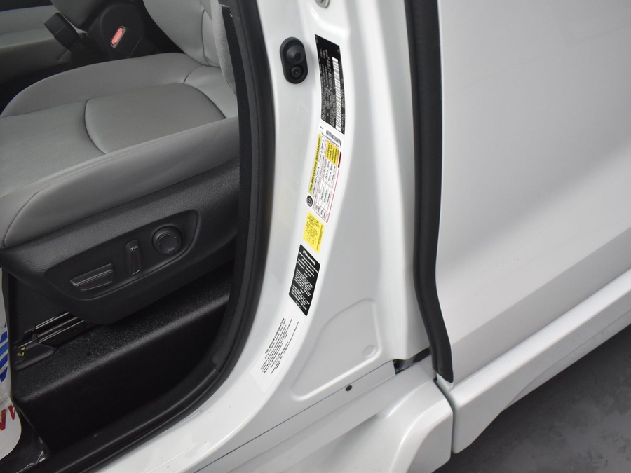 New 2025 Toyota Sienna Hybrid XLE Plus - BraunAbility Side Entry Entry In Floor Automatic Ramp