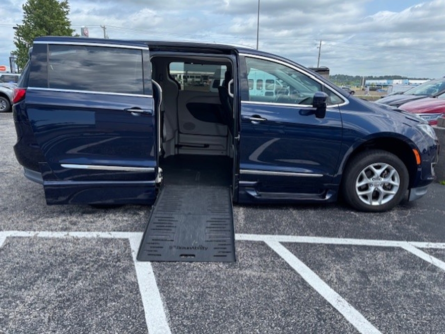 Used 2019 Chrysler Pacifica Touring L Plus - BraunAbility Side Entry Entry Fold Out Automatic Ramp