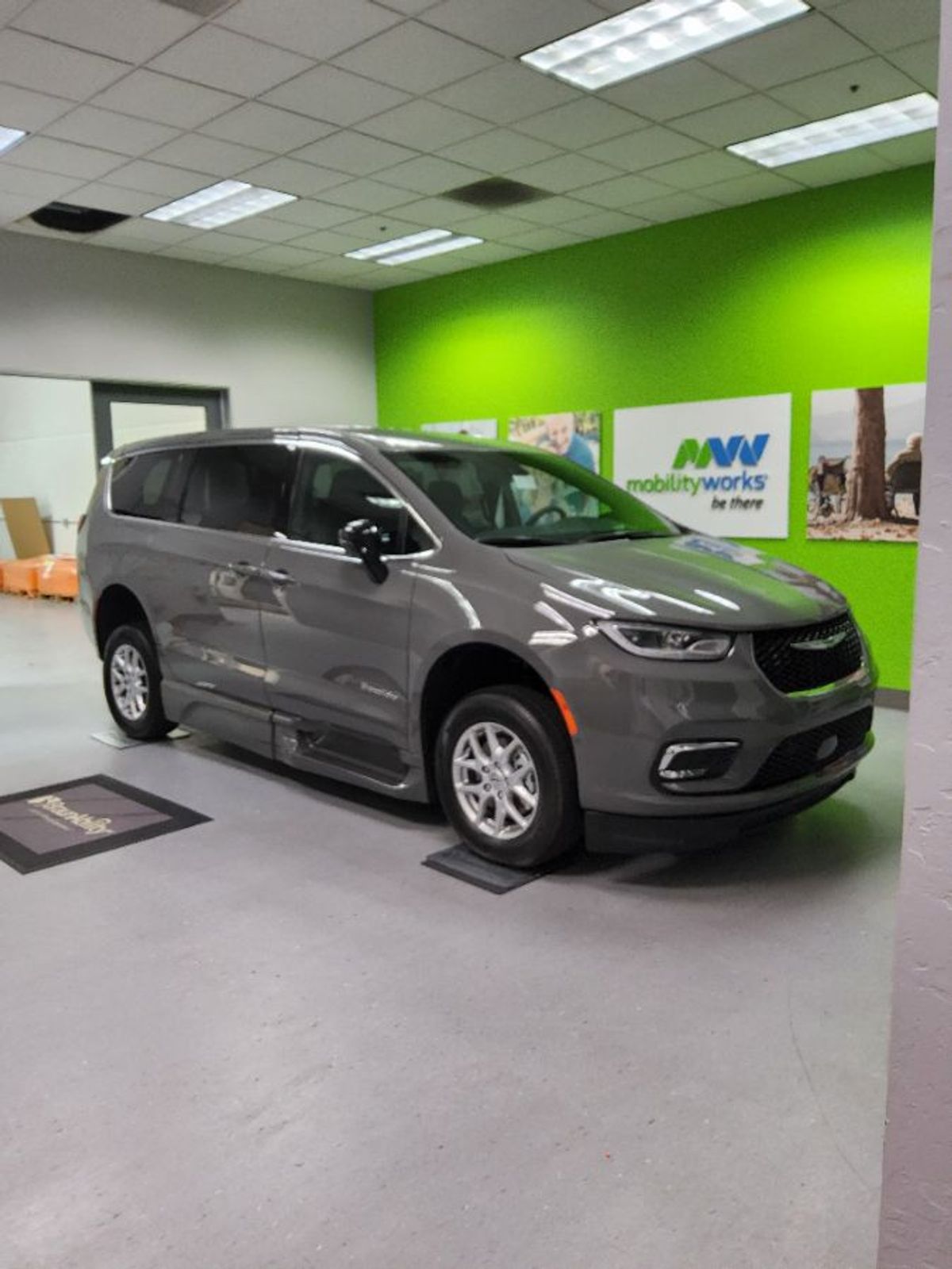 2025 CHRYSLER PACIFICA - Image 3