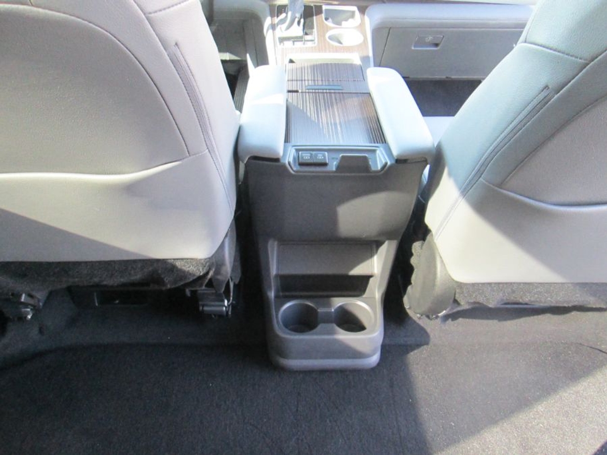 2024 TOYOTA SIENNA - Image 8