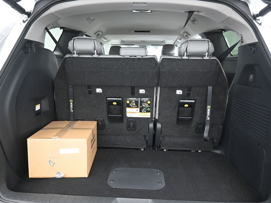 New 2026 Toyota Sienna Hybrid XLE Add - BraunAbility Side Entry Fold Out Automatic Ramp