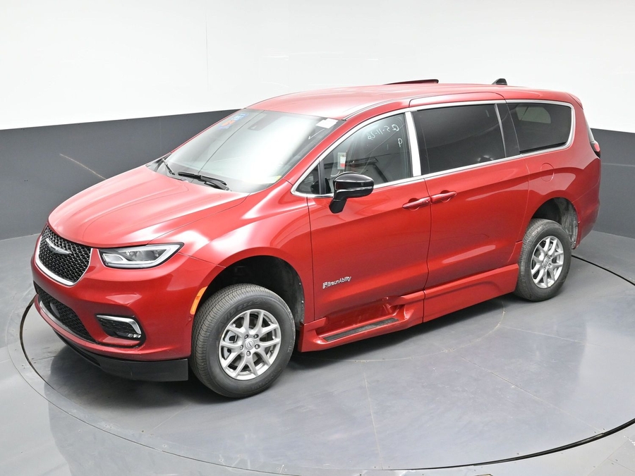 Red Chrysler Pacifica image number 22