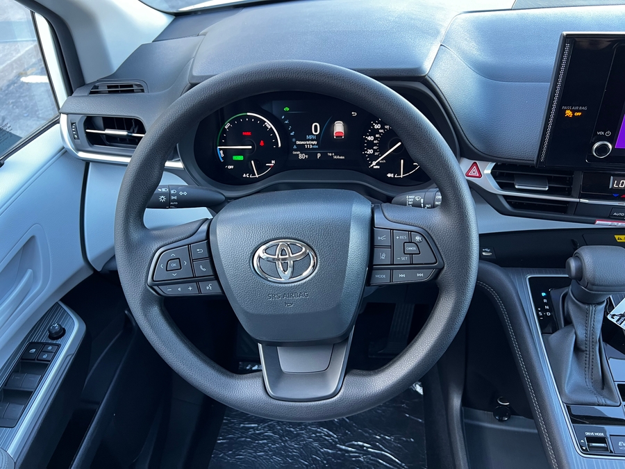 New 2026 Toyota Sienna Hybrid LE w swivel 2nd row - Vantage Mobility Commercial Rear Entry Entry Fold Out Manual Ramp