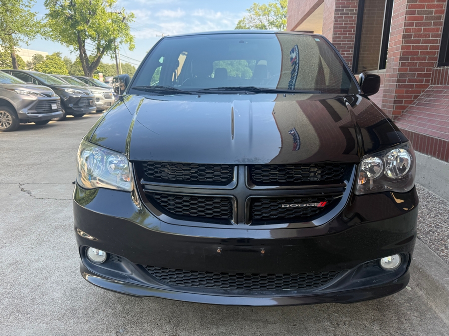 Used 2014 Dodge Grand Caravan R/T - BraunAbility Side Entry Fold Out Manual Ramp