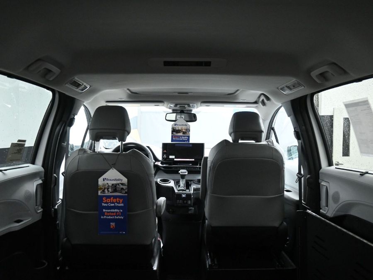 2025 TOYOTA SIENNA - Image 20