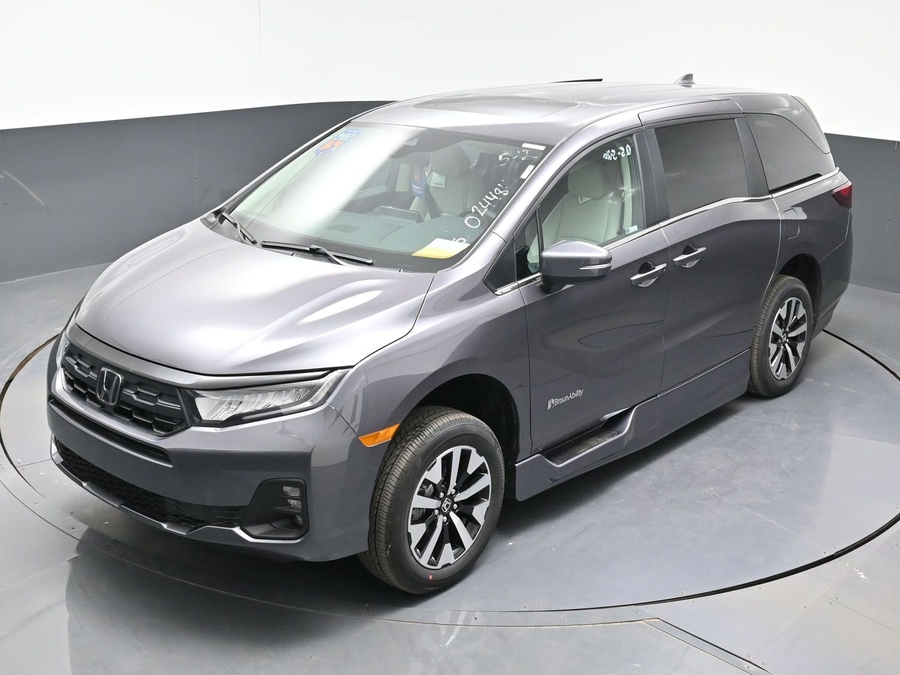 Grey Honda Odyssey image number 21