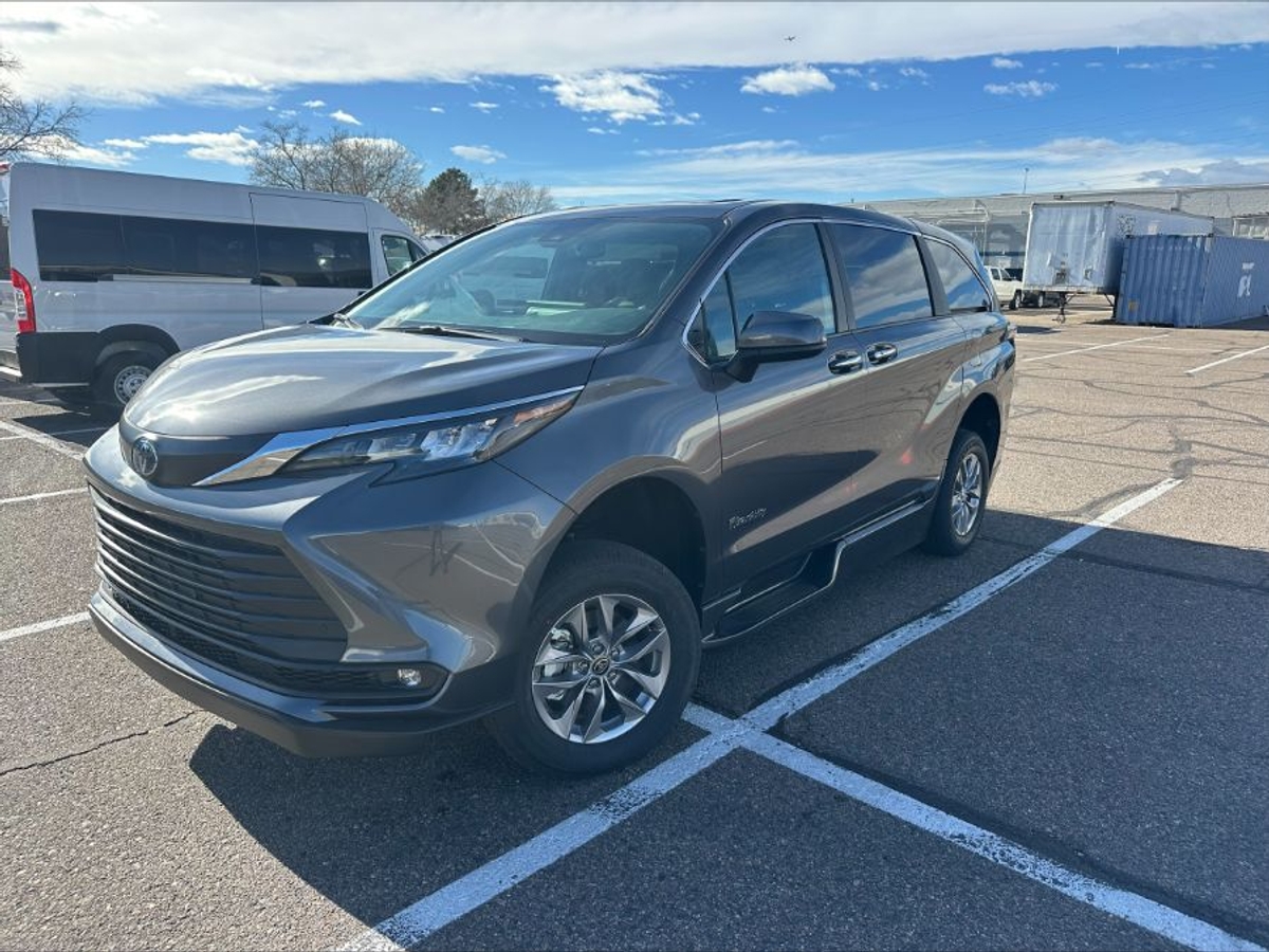 2025 TOYOTA SIENNA - Image 14