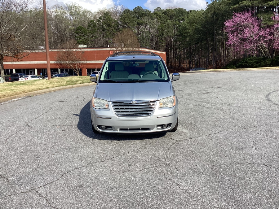 Chrysler Town and Country with Rear Entry Manual Fold Out ramp