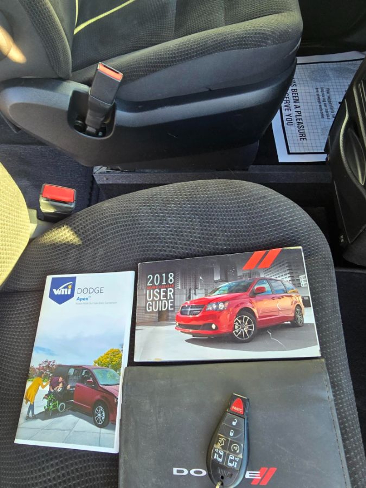 Grey Dodge Grand Caravan image number 4