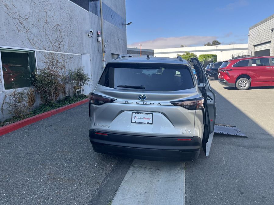 Used 2024 Toyota Sienna Hybrid XLE Base - BraunAbility Side Entry Entry In Floor Automatic Ramp