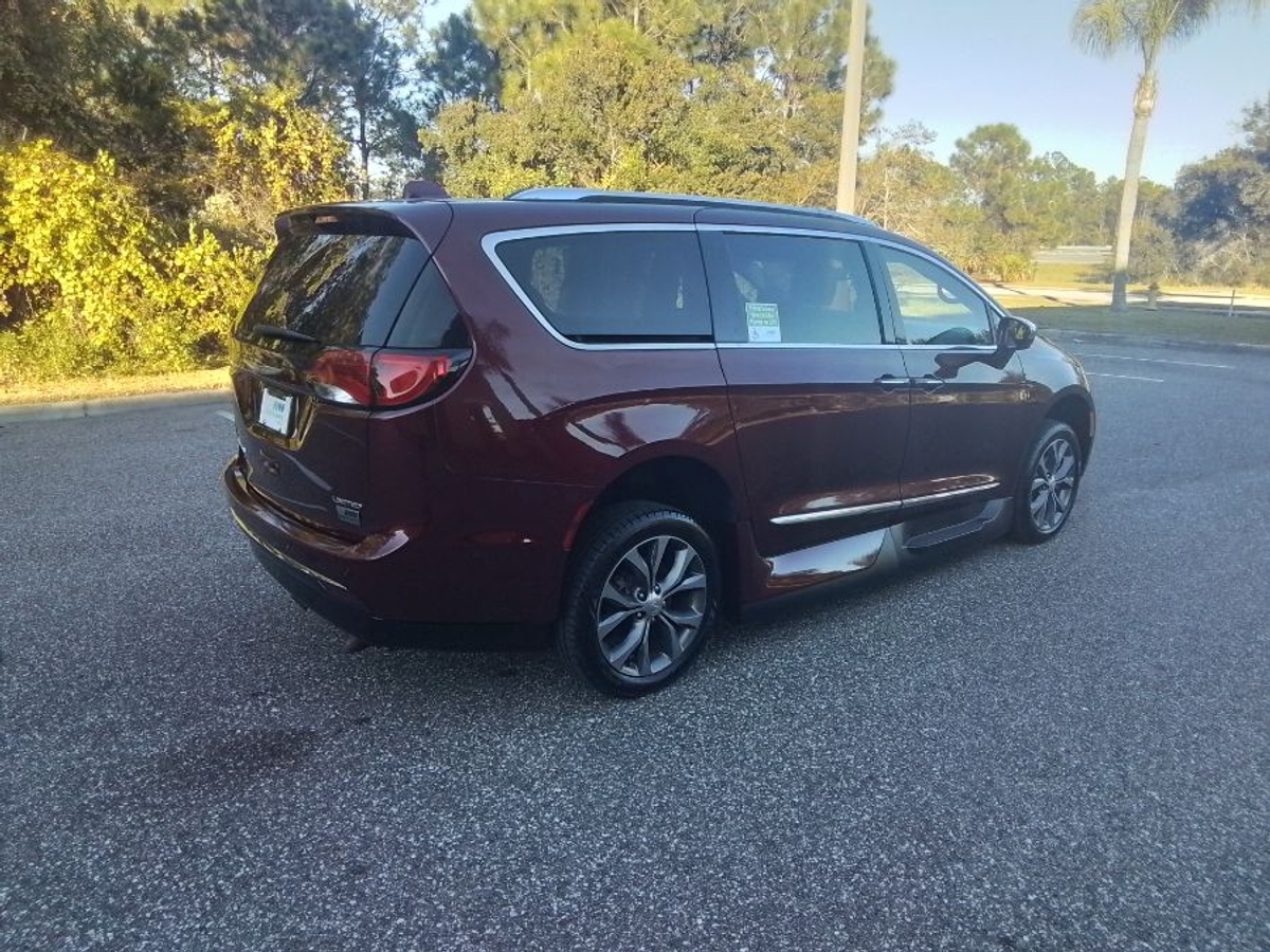 2018 CHRYSLER PACIFICA - Image 4