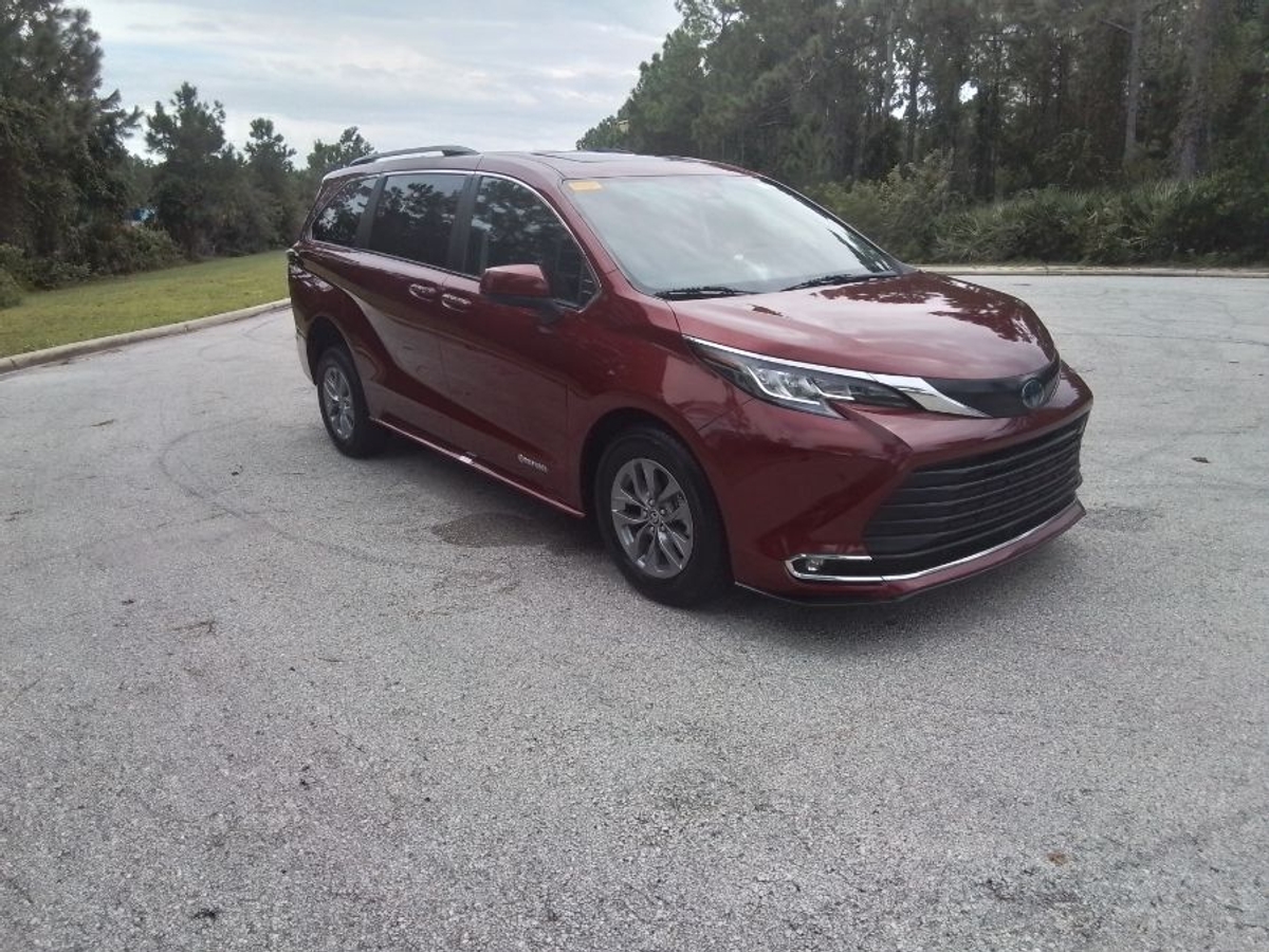 2023 TOYOTA SIENNA - Image 10